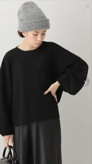 캘런솔로지 리브 크롭 니트 풀오버 블랙