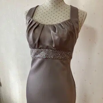 그레이 롱 드레스 비즈 장식 포함