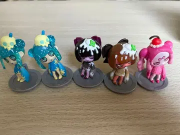 VIRUSWEETS figure collection
