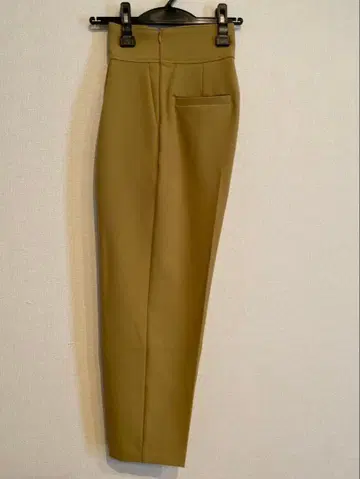 ROPE 카키 테이퍼드 팬츠 하이웨스트