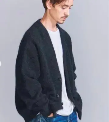 뷰티 앤 유스 샤기 모헤어 V넥 가디건 S