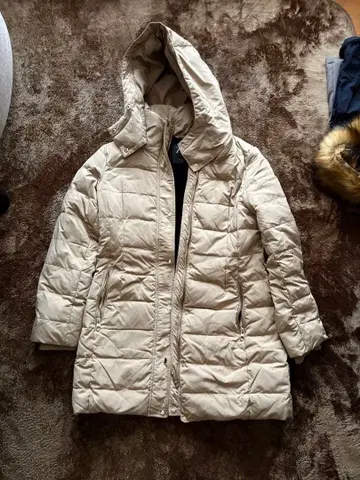 베이지 퀼팅 다운 자켓