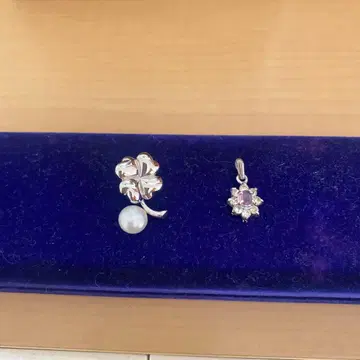 네잎클로버 핑크 꽃 모양 펜던트 탑