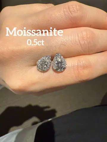 0.5ct 모이사나이트 물방울 귀걸이 [ 양쪽 귀용 ]