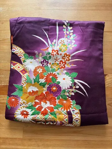 기모노(보라색) ~원단을 이용한 리메이크 등에 어떠신가요~