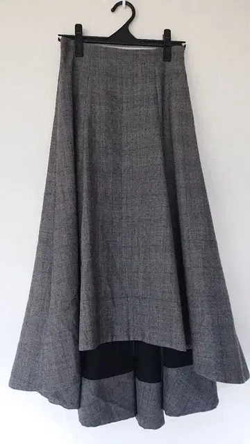사이즈 36 그레이 계열 플레어 롱 스커트