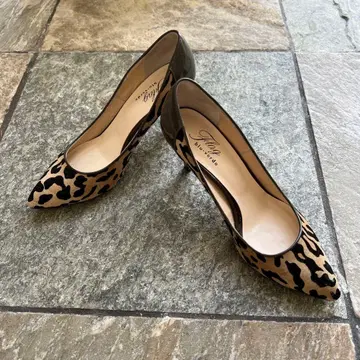 표범 무늬 펌프스 23cm