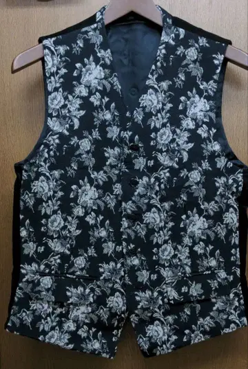 꼼사데모드멘 꽃무늬 베스트 M 사이즈 미사용 새상품