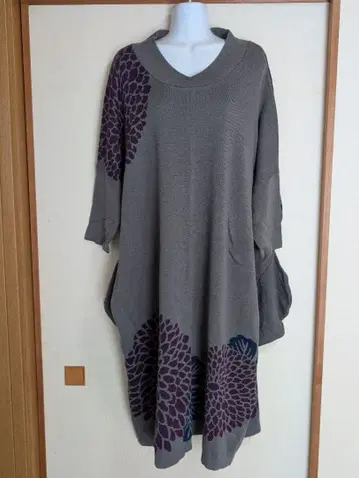 와모노야 카야 그레이 꽃무늬 칠부 소매 튜닉 & 몸빼 팬츠