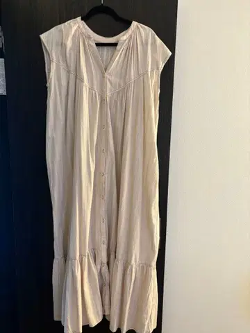 슬리브리스 셔츠 원피스 크림색