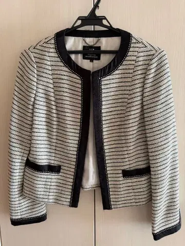 노카라 자켓 화이트 블랙 스트라이프