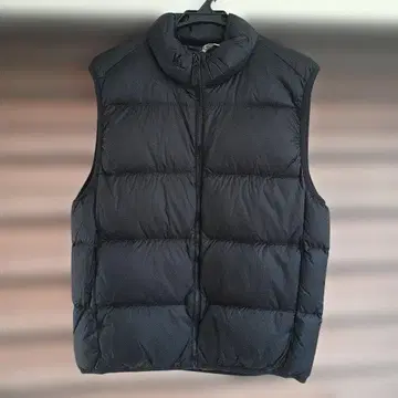 새상품급 UNIQLO ULTRA LIGHT DOWN 다운 베스트 L