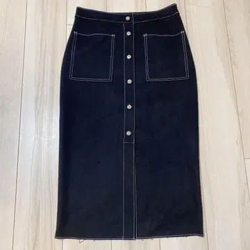 ZARA 블랙 데님 타이트 스커트