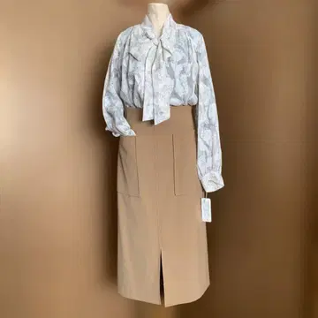 디노스 SO CROSE 블라우스&스커트 세트 판매