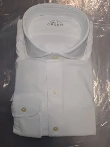 [ 새상품 미사용품 ] ONLY GREEN 화이트 드레스 셔츠 41/R
