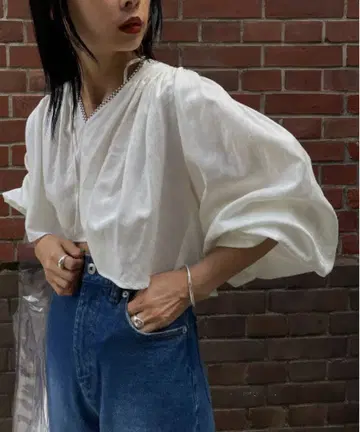 Ameri HAND PIN TUCK SMOCK BLOUSE 화이트