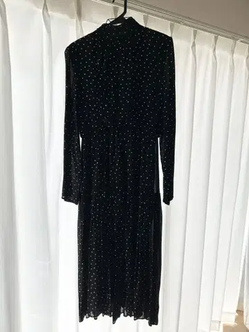 Mila Owen 블랙 도트 무늬 원피스