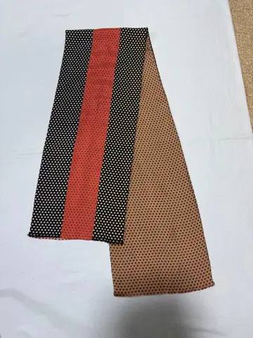 Paul Smith 하트 무늬 실크 스카프 블랙, 레드, 브라운 베이스