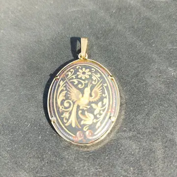 새와 꽃의 오벌 펜던트
