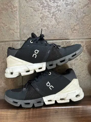 On Cloudflow 러닝화 블랙