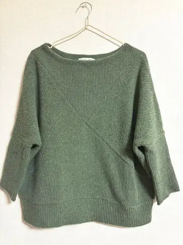 비어즐리 BEARDSLEY 돌먼 그린 리브 니트 긴팔