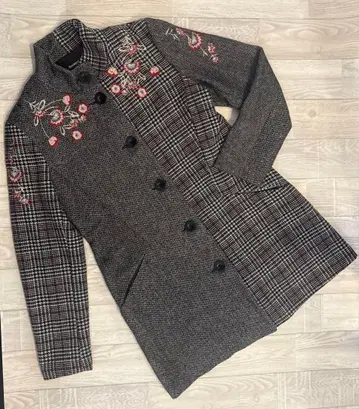 [ 새상품급 ] 데시구알 자수 코트 42 사이즈