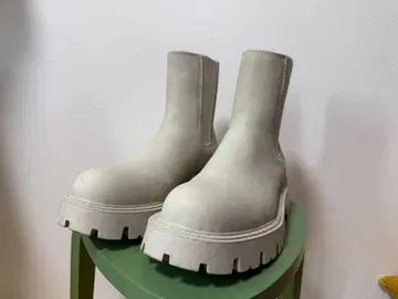 자라 사이드 고어 부츠 라이트 그레이 화이트 통굽 43