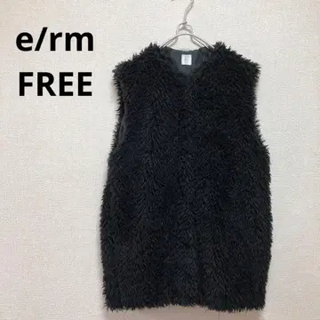 [ e/rm ] 블랙 인조 모피 슬리브리스 베스트 복슬복슬 FREE