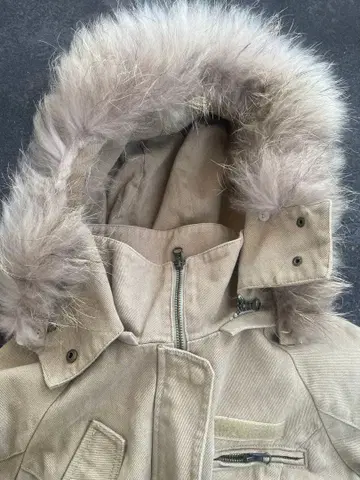 베이지 퍼 모즈 코트 y2k 하드코어 모리걸 시크 스타일 아주 옛날