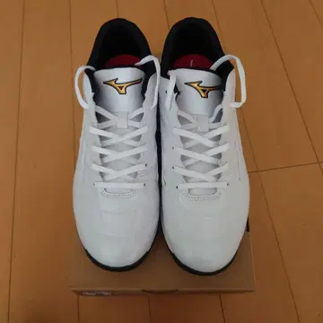 미즈노 트레이닝 슈즈 화이트