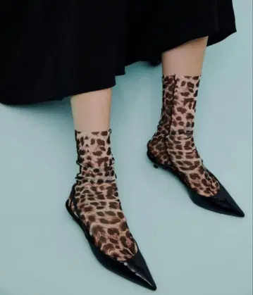 [ allureville ] 포인티드 백 스트랩 펌프스