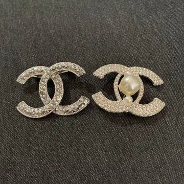 [주말 특별 가격 인하] 실버 로고 브로치 세트