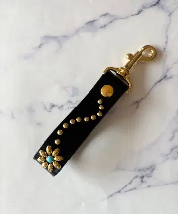 핸드메이드 블랙 키링 플라워 장식