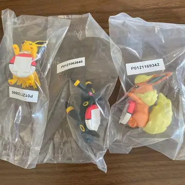 제일복권 포켓몬 F상 길거리 산책 챠라링 블래키 썬더 부스터