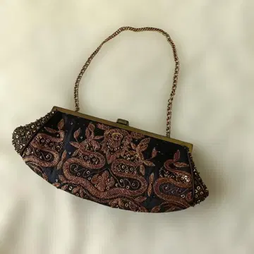 SANTI 자수 체인 클러치백