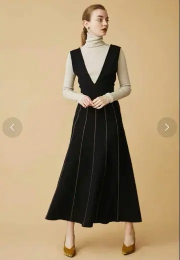 러그나문 바이컬러 스트라이프 니트 오버롤 스커트