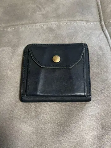 리얼 블랙 가죽 접이식 지갑