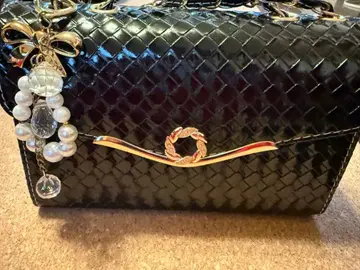 숄더백 참 포함 블랙 가죽 백