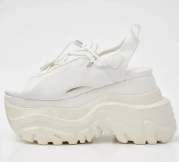 SLY 슬라이 CHUNKY TECH SNEAKER 샌들 화이트