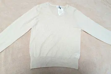 뷔르데사봉 V넥 스웨터