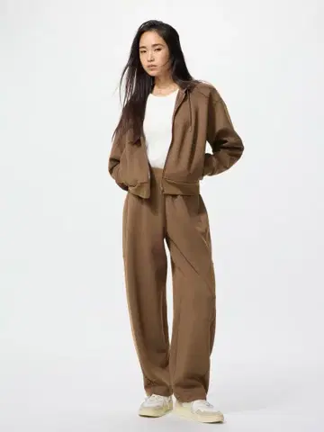 [ 새상품 ] UNIQLO 드라이 맨투맨 커브 팬츠 S 사이즈 브라운