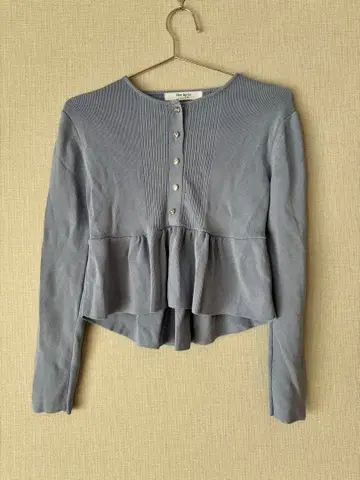 Herlipto 플레어 페플럼 니트 탑