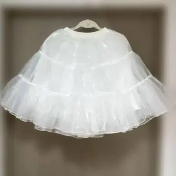 화이트 프릴 튤 파니에