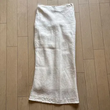 MADISONBLUE 화이트 타이트 스커트