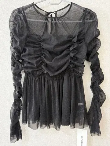 [택 포함 새상품] 릴리 브라운 프릴 개더 튤 상의 블랙