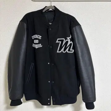 블랙 바시티 자켓 FIERCE and UNIQUE