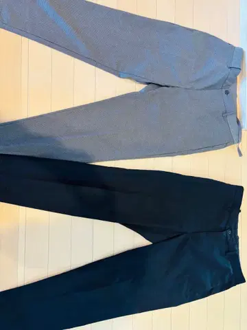 그레이와 네이비 슬랙스