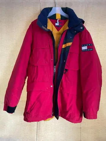 TOMMY HILFIGER 후드 부착 레드 자켓
