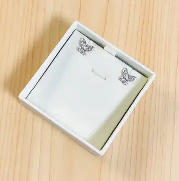 스와로브스키 Swarovski 나비 귀걸이