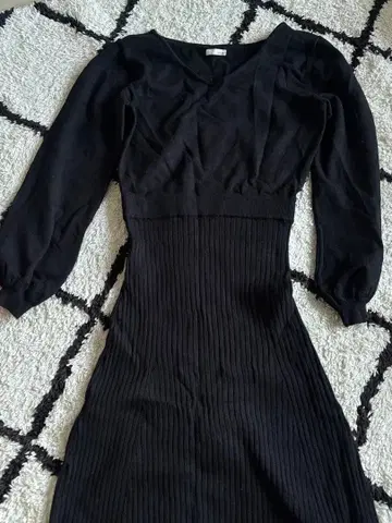 [ RESEXXY ] 튤 절개 원피스 ( 블랙 )